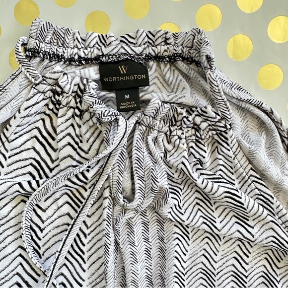 Worthington Black and White Chevron Blouse - Picture 2 of 2